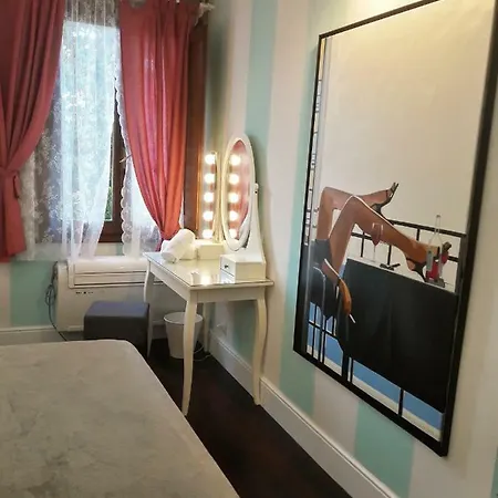 Art Ponte Vecchio Apartment *
